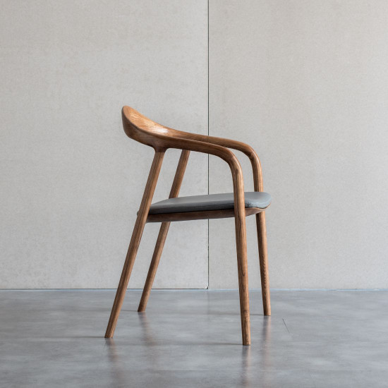 ONE armchair, Walnut Brown ONE armchair, Walnut Brown