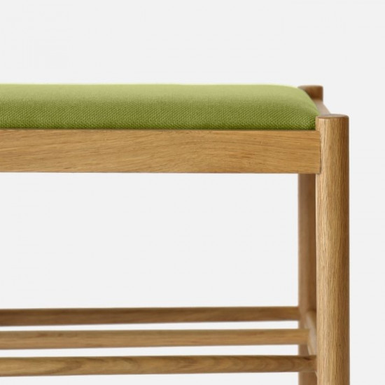 Unite Bench with Fabric, W110 Oak Unite Bench with Fabric, W110 Oak